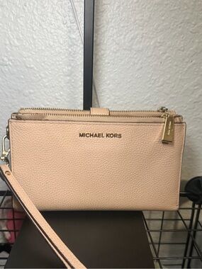 Michael Kors Double Zip Wristlet Wallet Tan Pebbled Leather